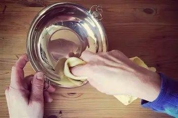 POLSHING SILVER